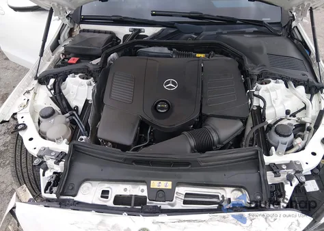 2022 Mercedes-Benz C 300 Sedan z USA, uszkodzony, nr VIN W1KAF4GB2NR037271